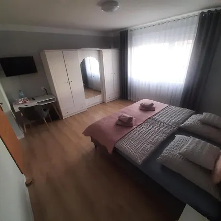 Pokoje Goscinne U Ani Glogowek Zewnętrze zdjęcie