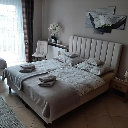 Pokoje Goscinne U Ani Glogowek Zewnętrze zdjęcie